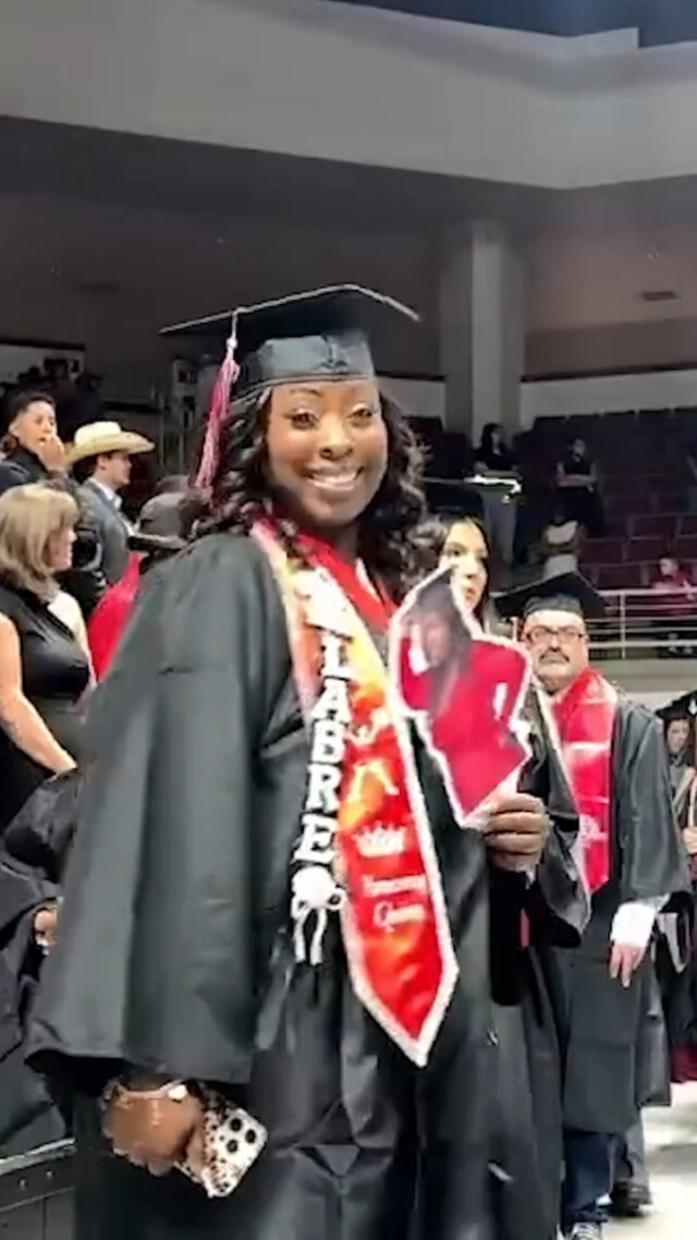 Grads brought the ✨vibes✨ for the big day! ✌️😝✌️
__________

Vibe Check, Graduation, Commencement, Spring 2026, Brand 'Em Lobos, The Frontier University of Texas, Sul Ross State University